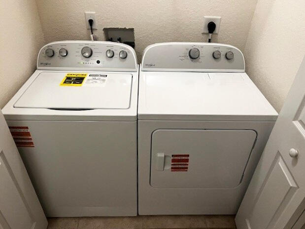 LEXINGTON LAKES - Residential