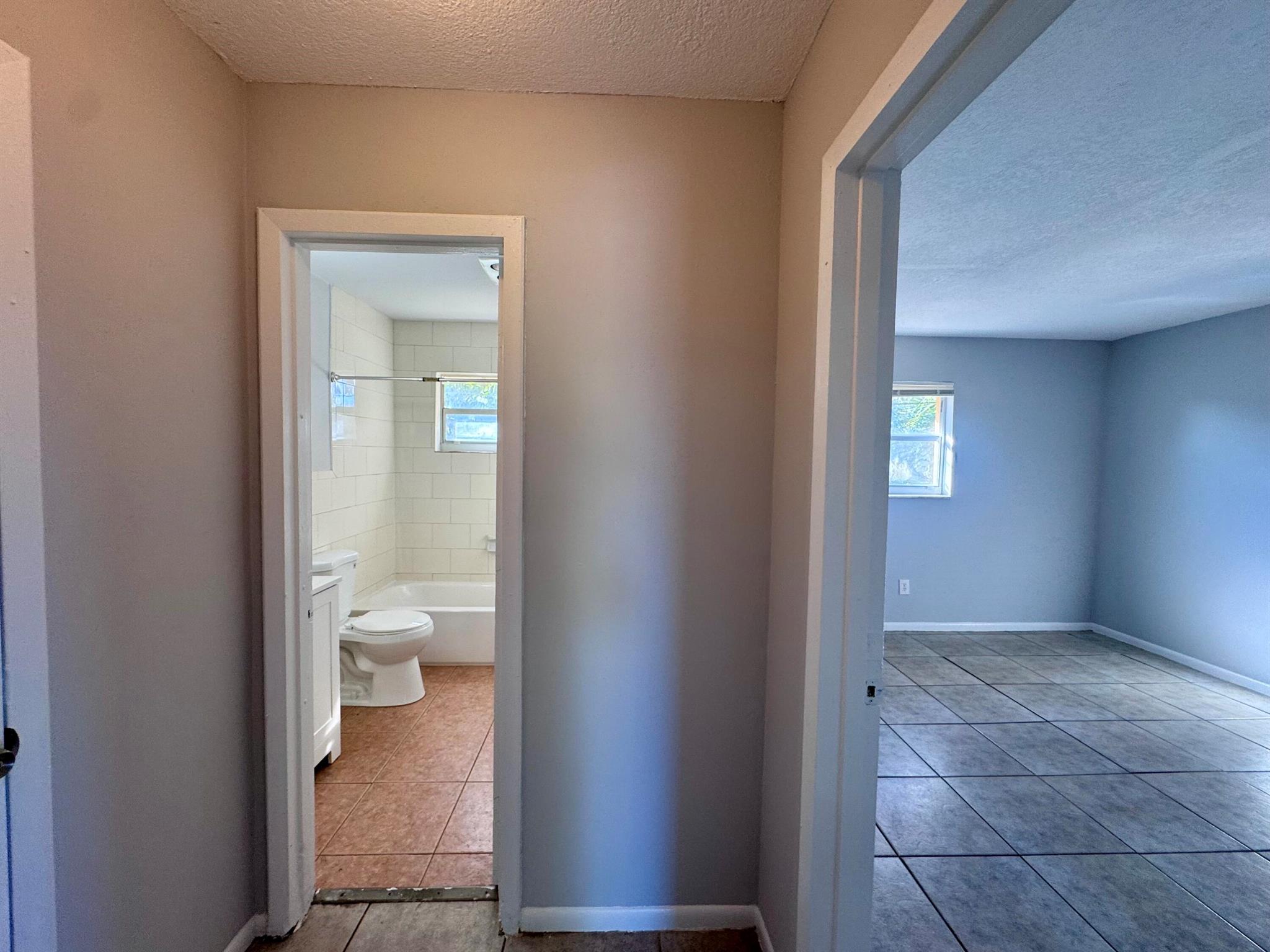 NORTH LAKE WORTH - Residential Lease