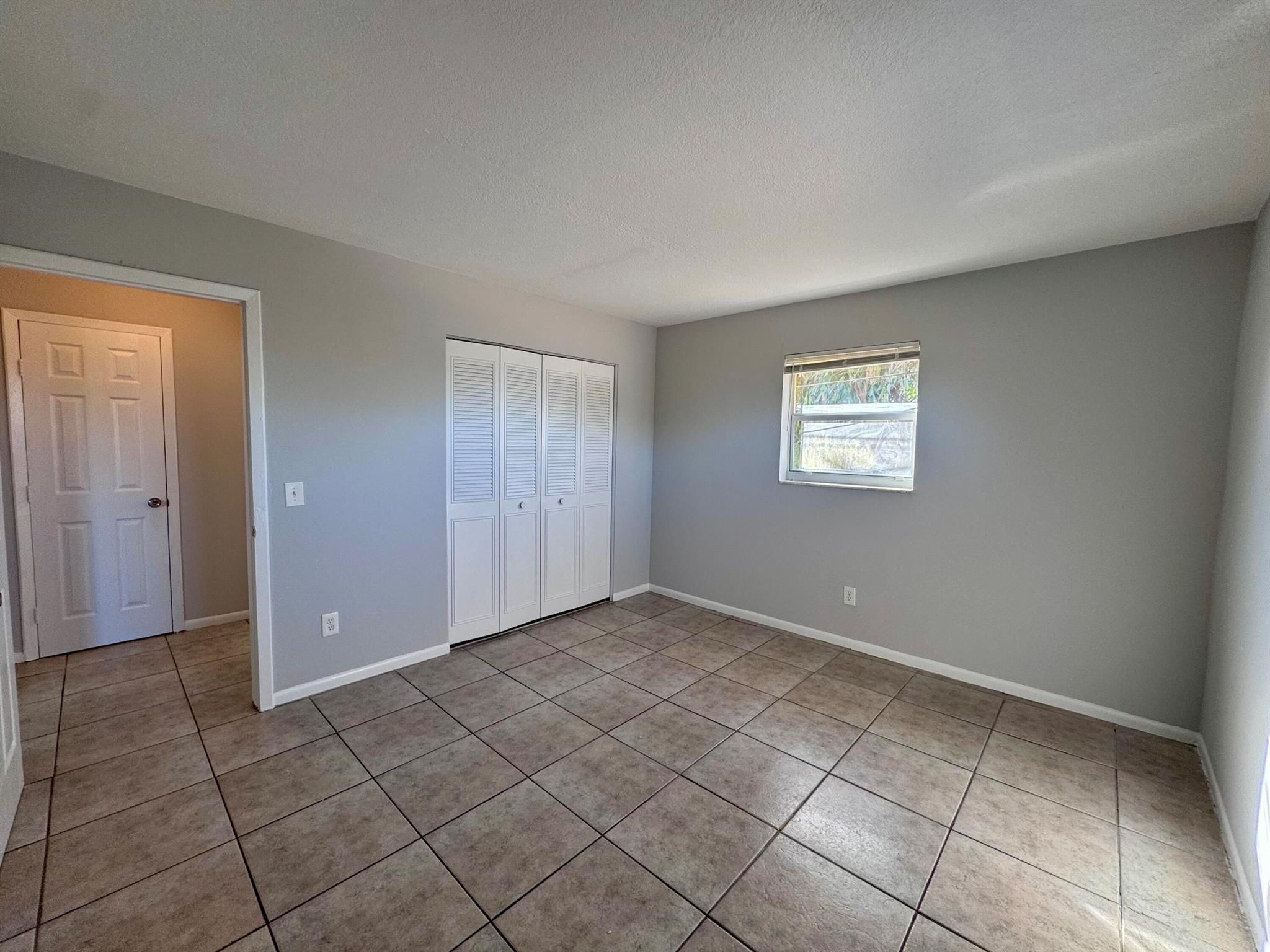 NORTH LAKE WORTH - Residential Lease