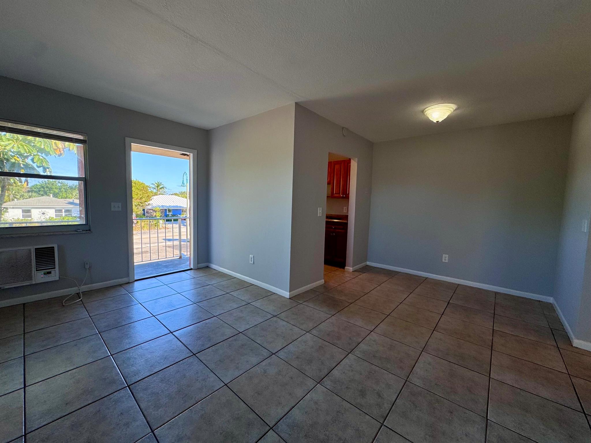 NORTH LAKE WORTH - Residential Lease