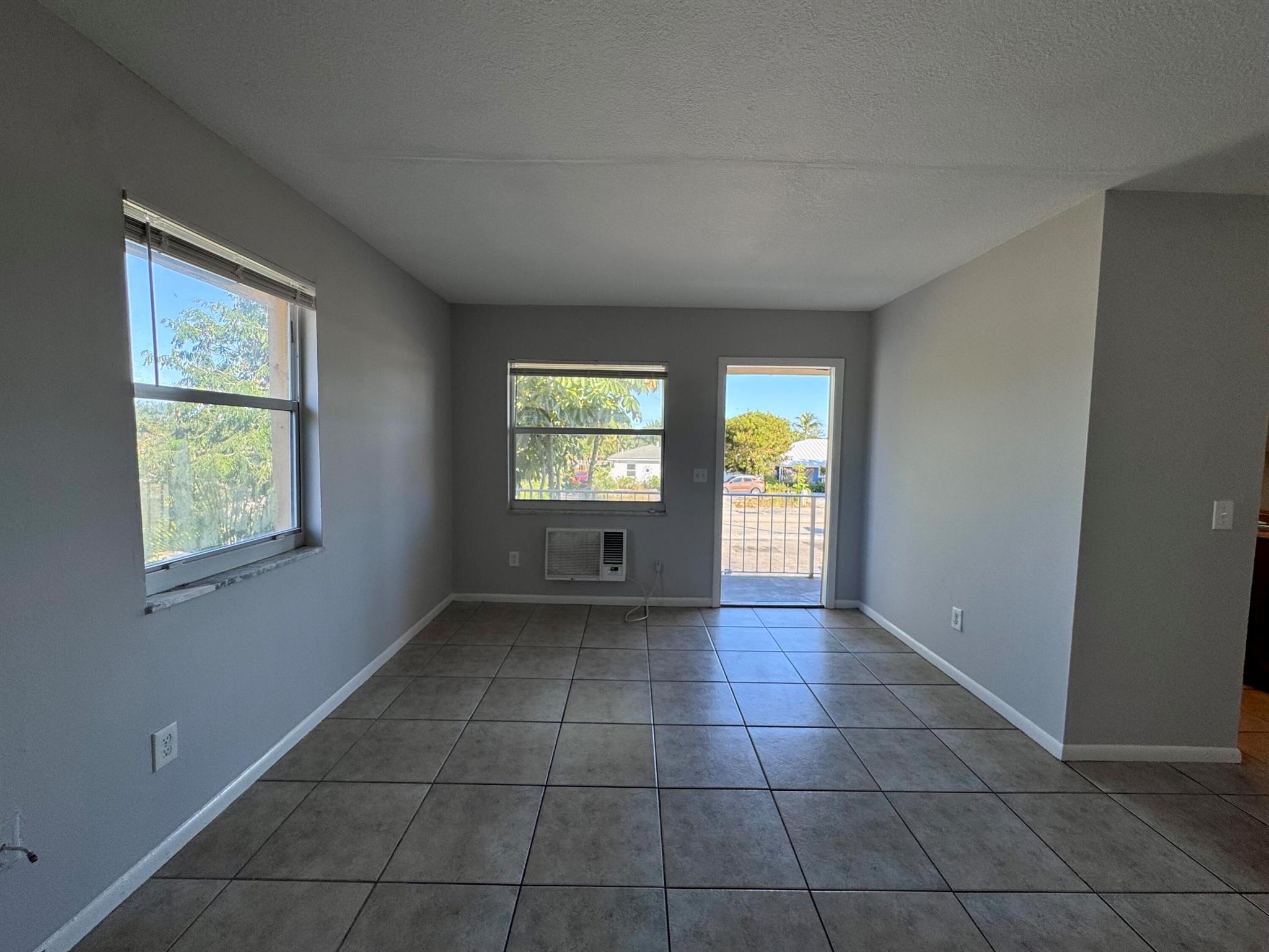 NORTH LAKE WORTH - Residential Lease