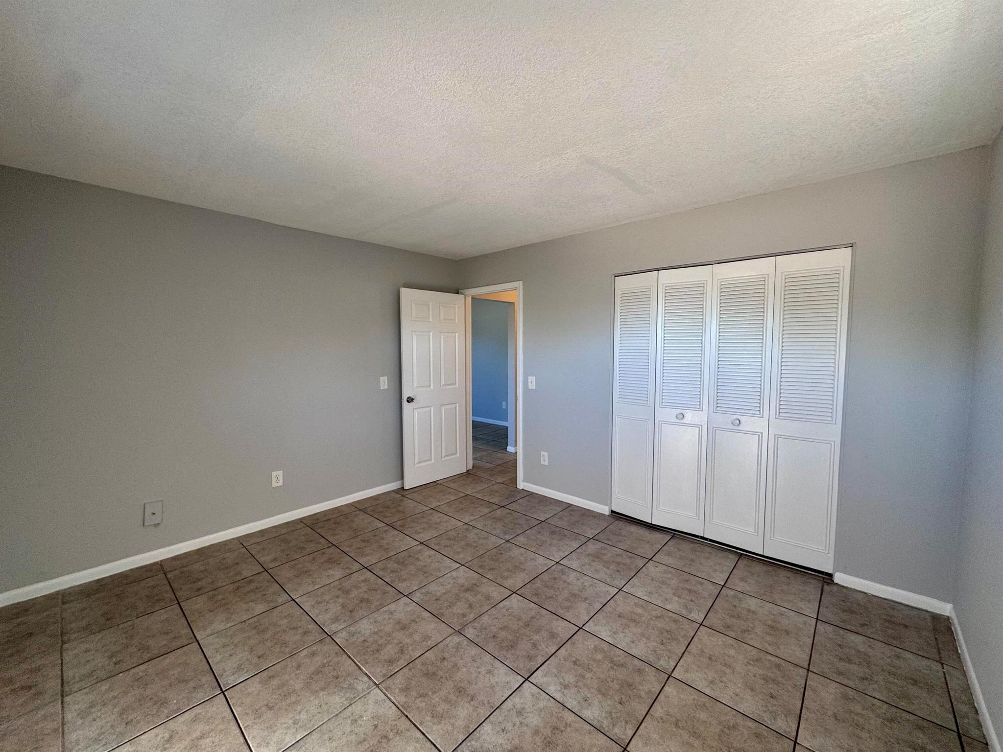 NORTH LAKE WORTH - Residential Lease