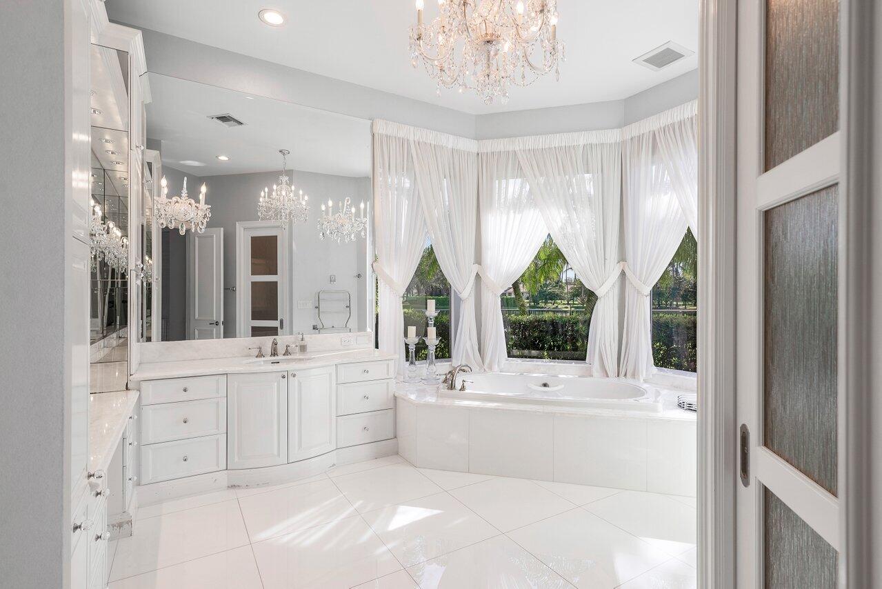 WINDSOR BAY - Residential