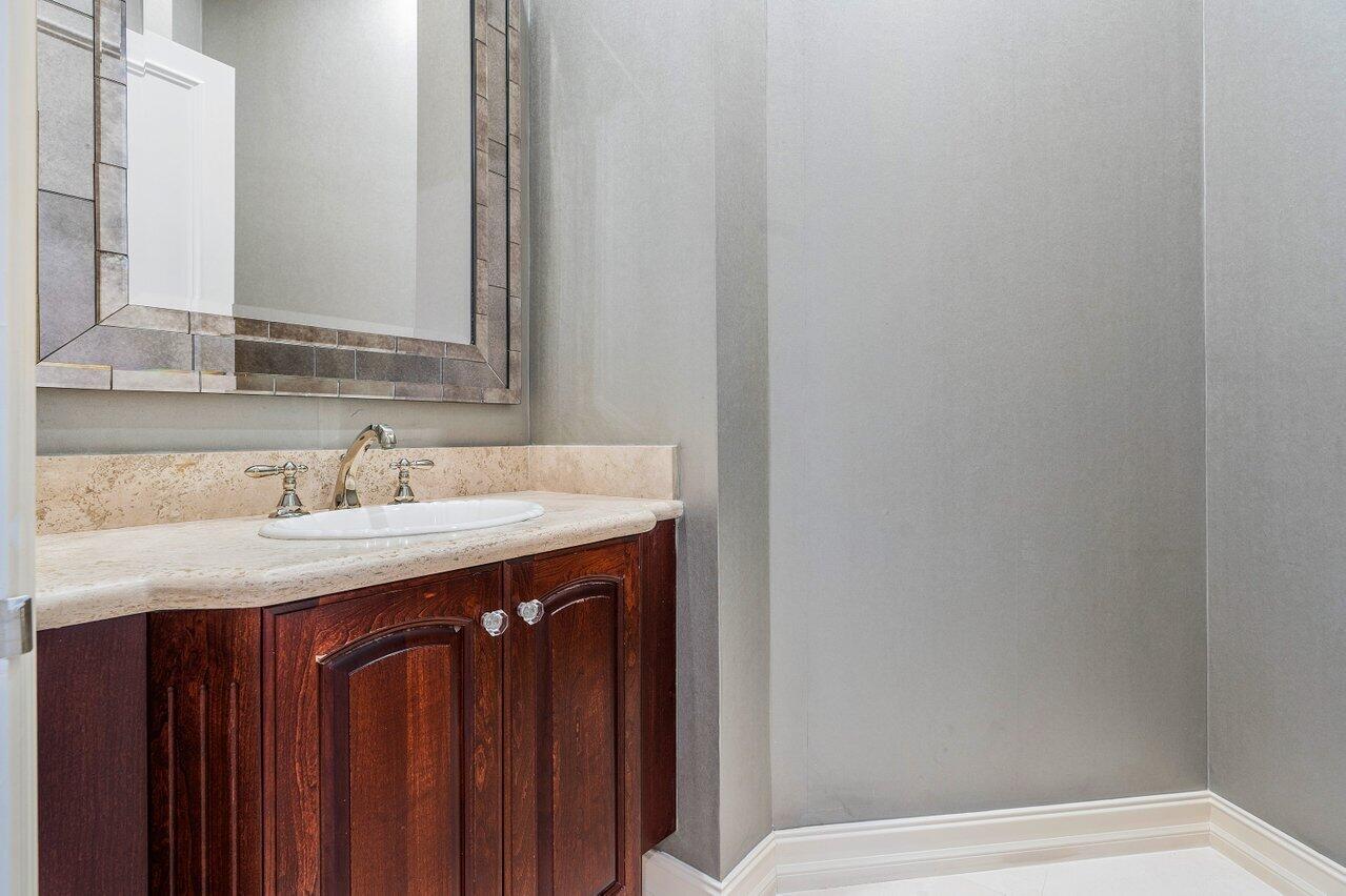 WINDSOR BAY - Residential