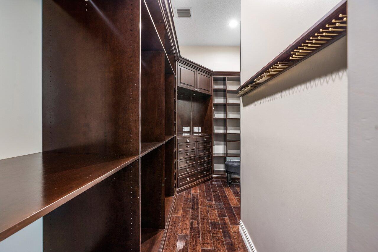 WINDSOR BAY - Residential