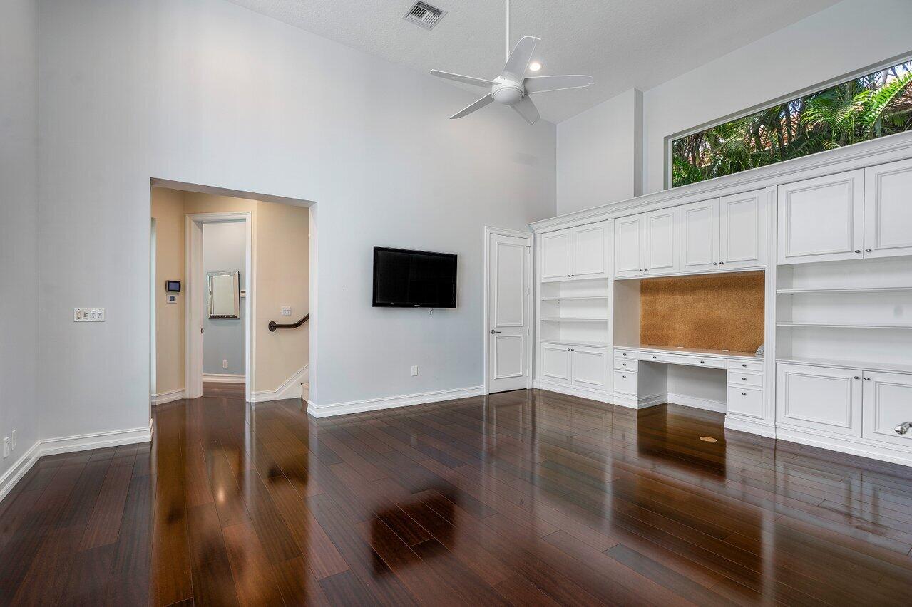 WINDSOR BAY - Residential