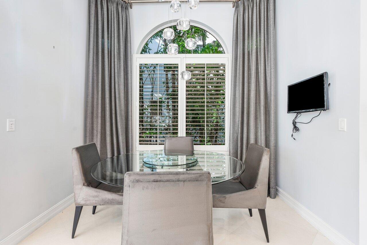 WINDSOR BAY - Residential