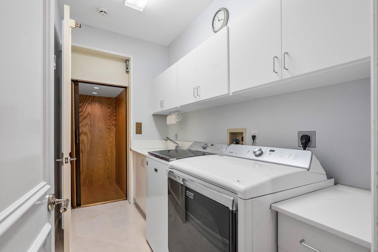 WINDSOR BAY - Residential