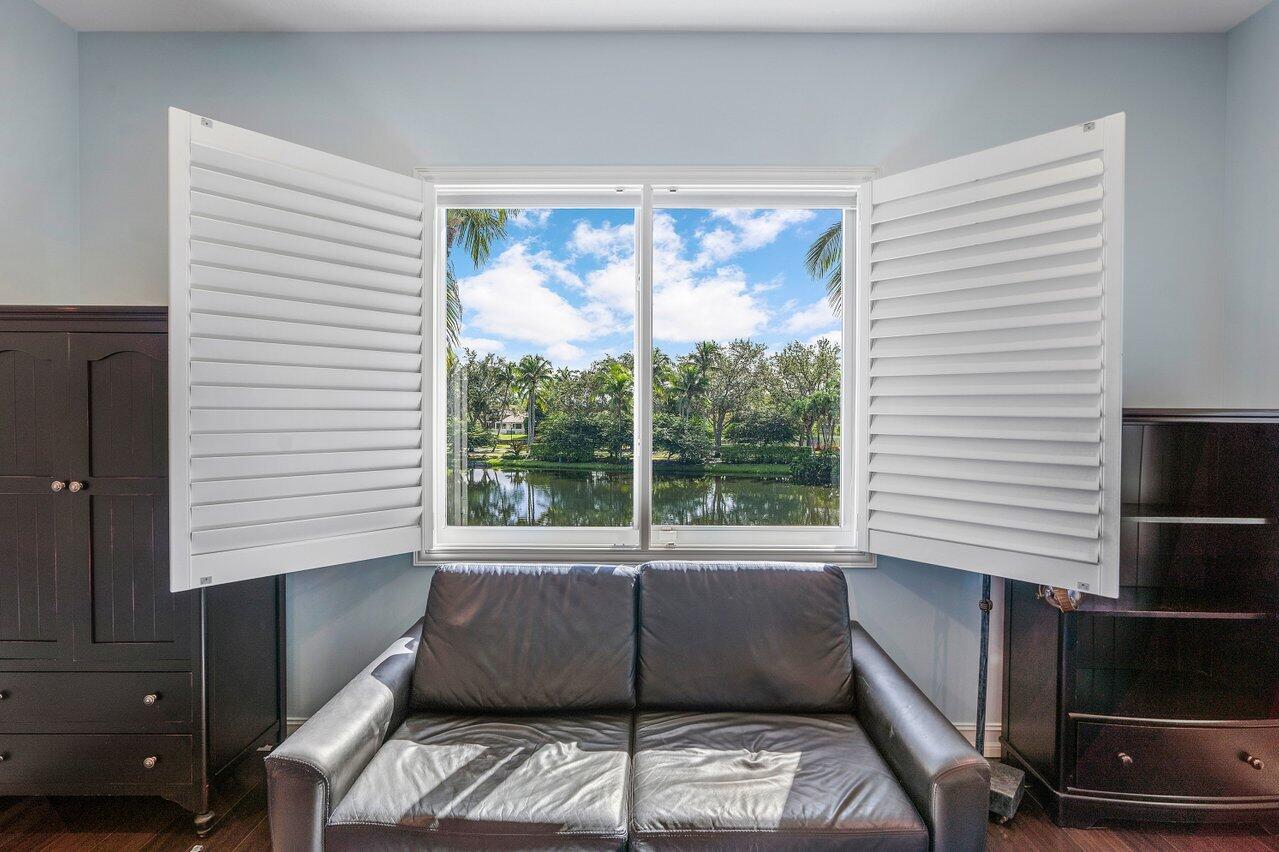 WINDSOR BAY - Residential