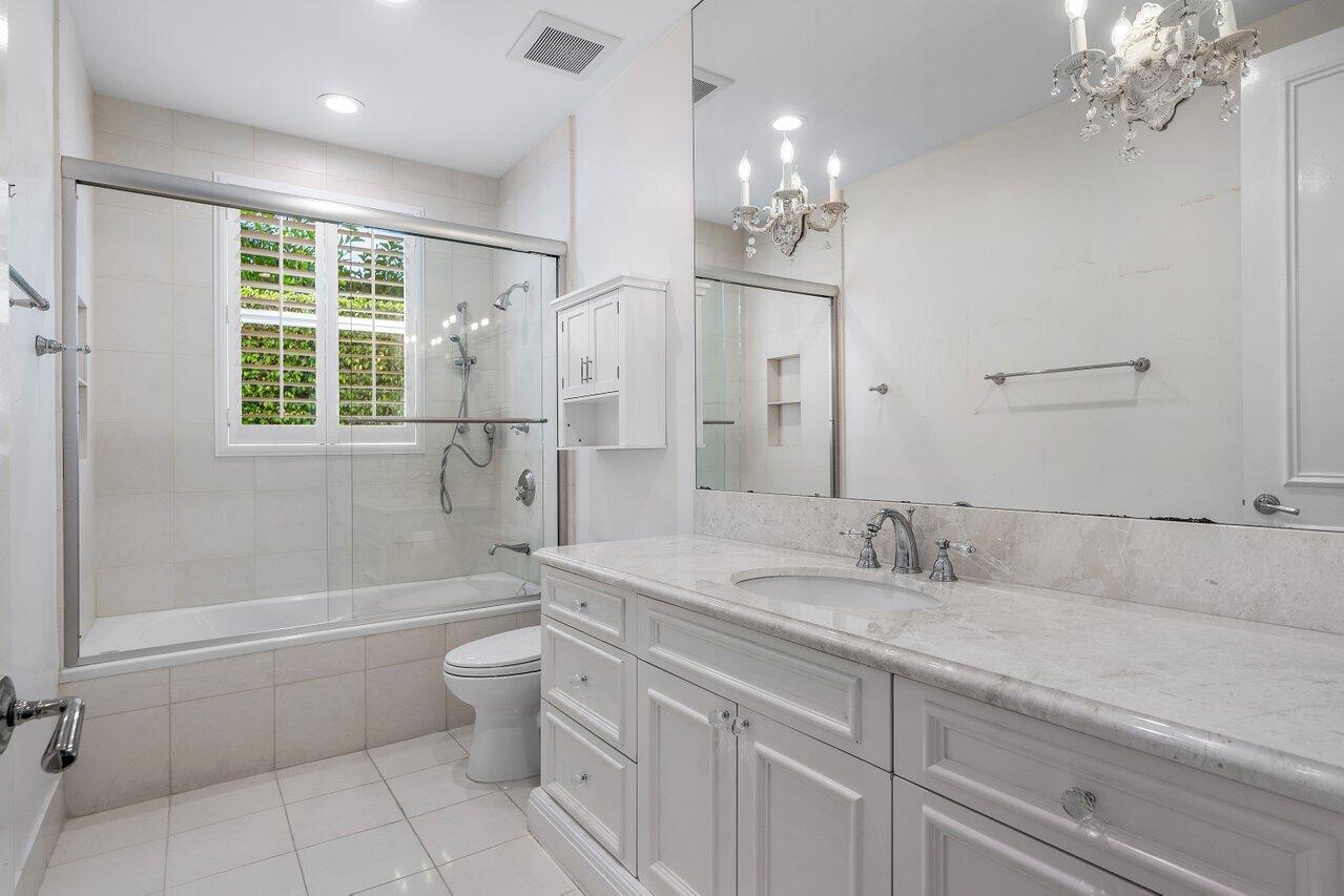 WINDSOR BAY - Residential