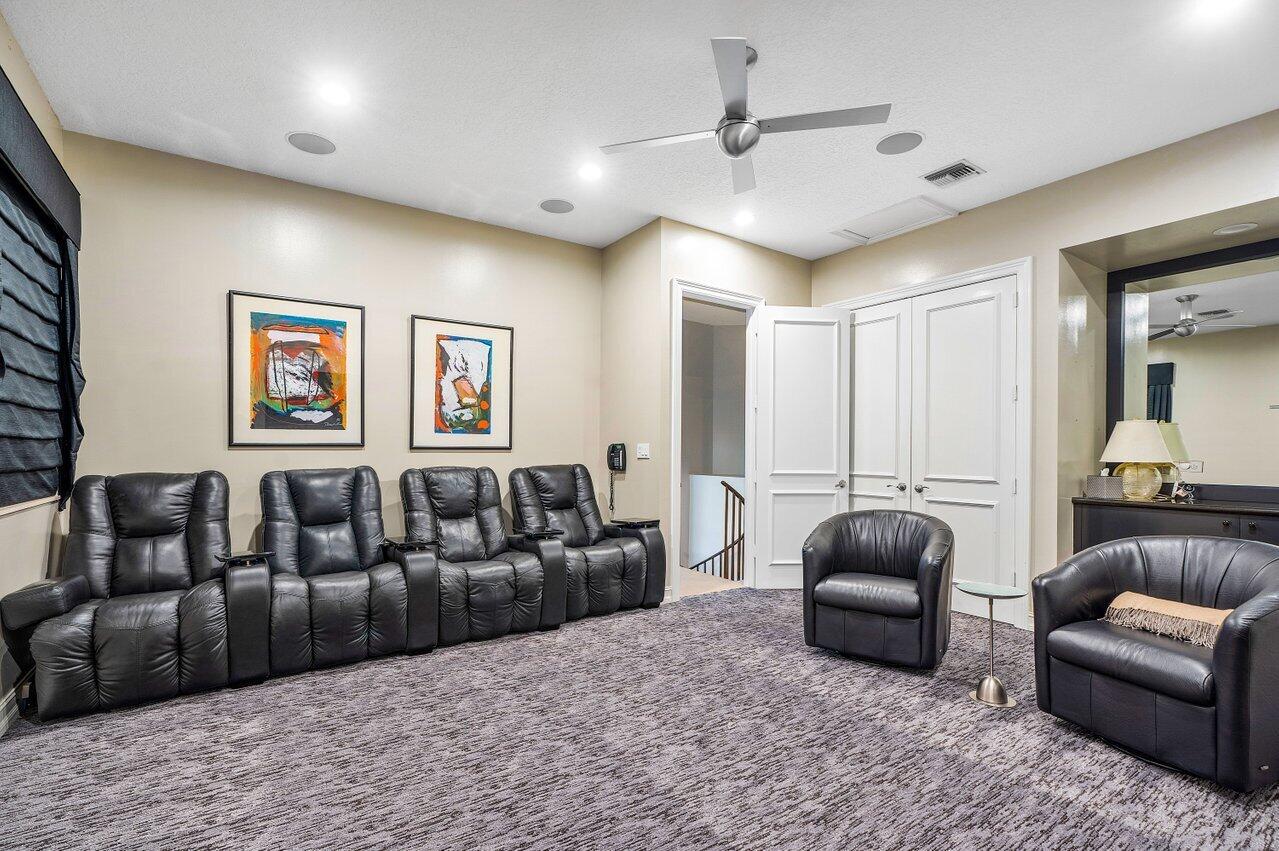 WINDSOR BAY - Residential