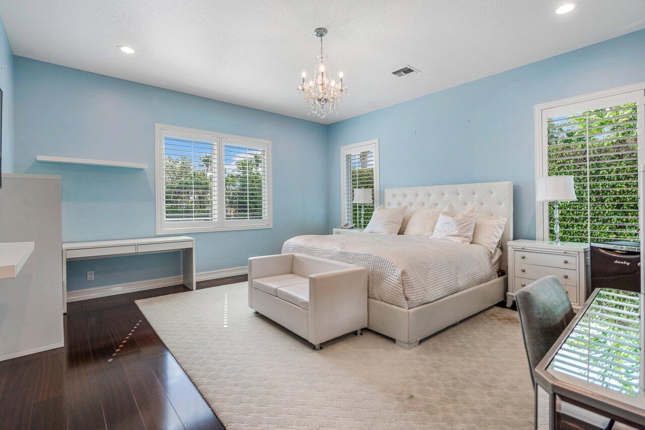 WINDSOR BAY - Residential