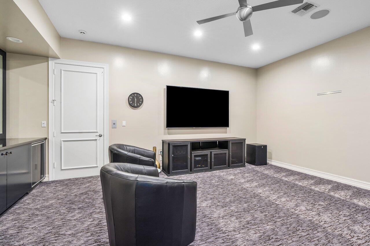 WINDSOR BAY - Residential