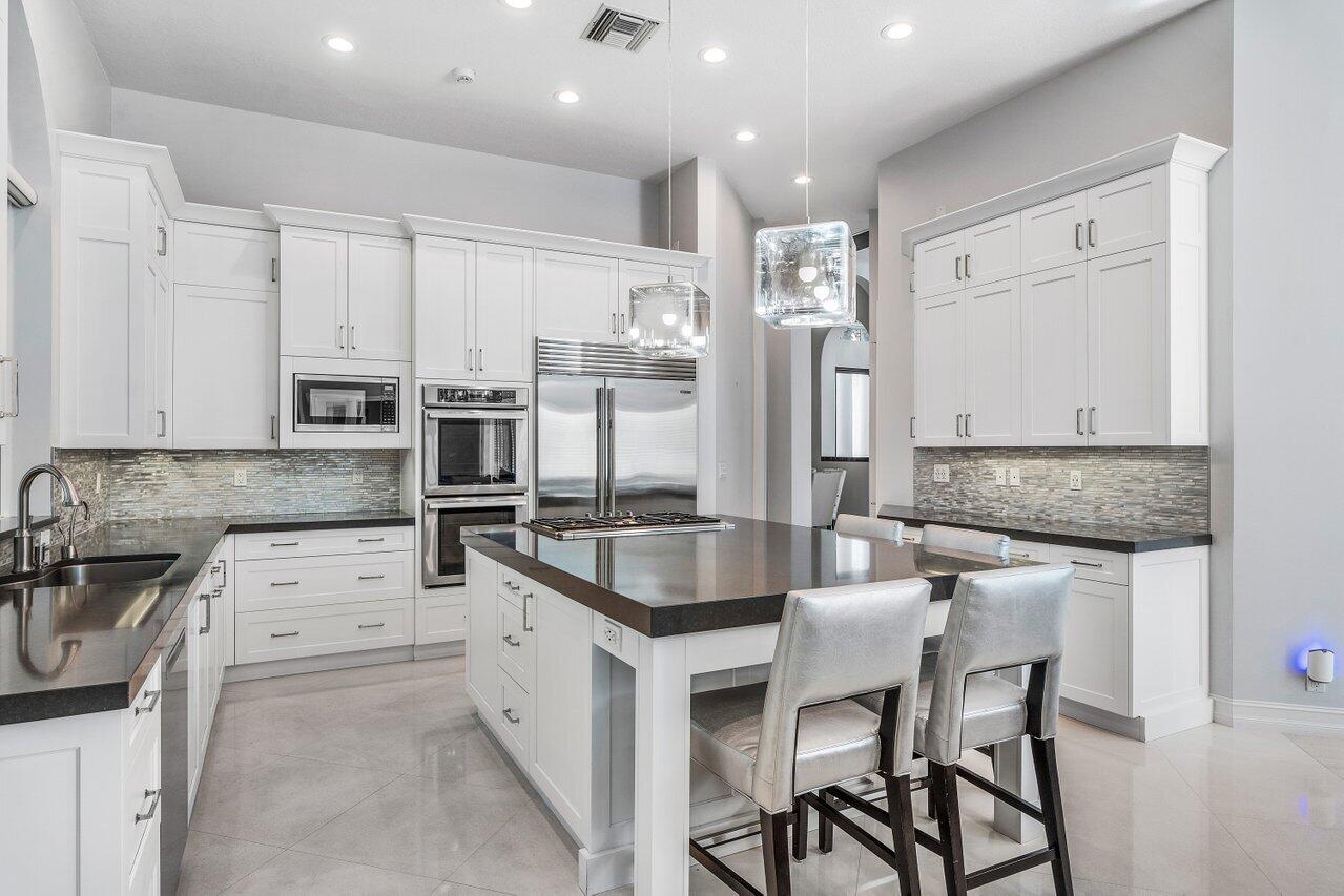 WINDSOR BAY - Residential