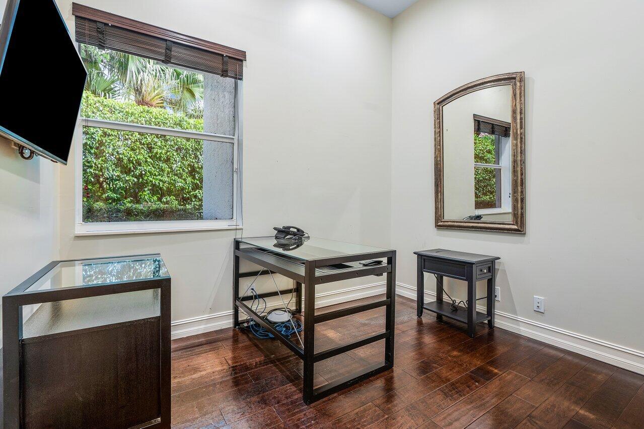 WINDSOR BAY - Residential