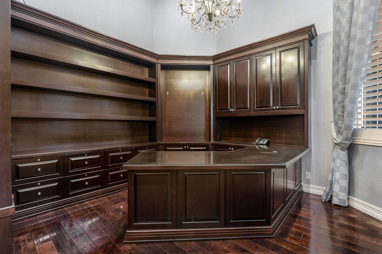 WINDSOR BAY - Residential