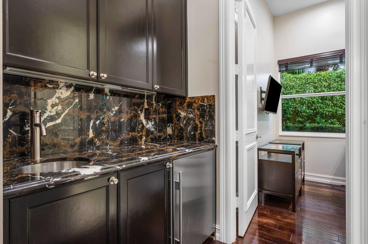 WINDSOR BAY - Residential