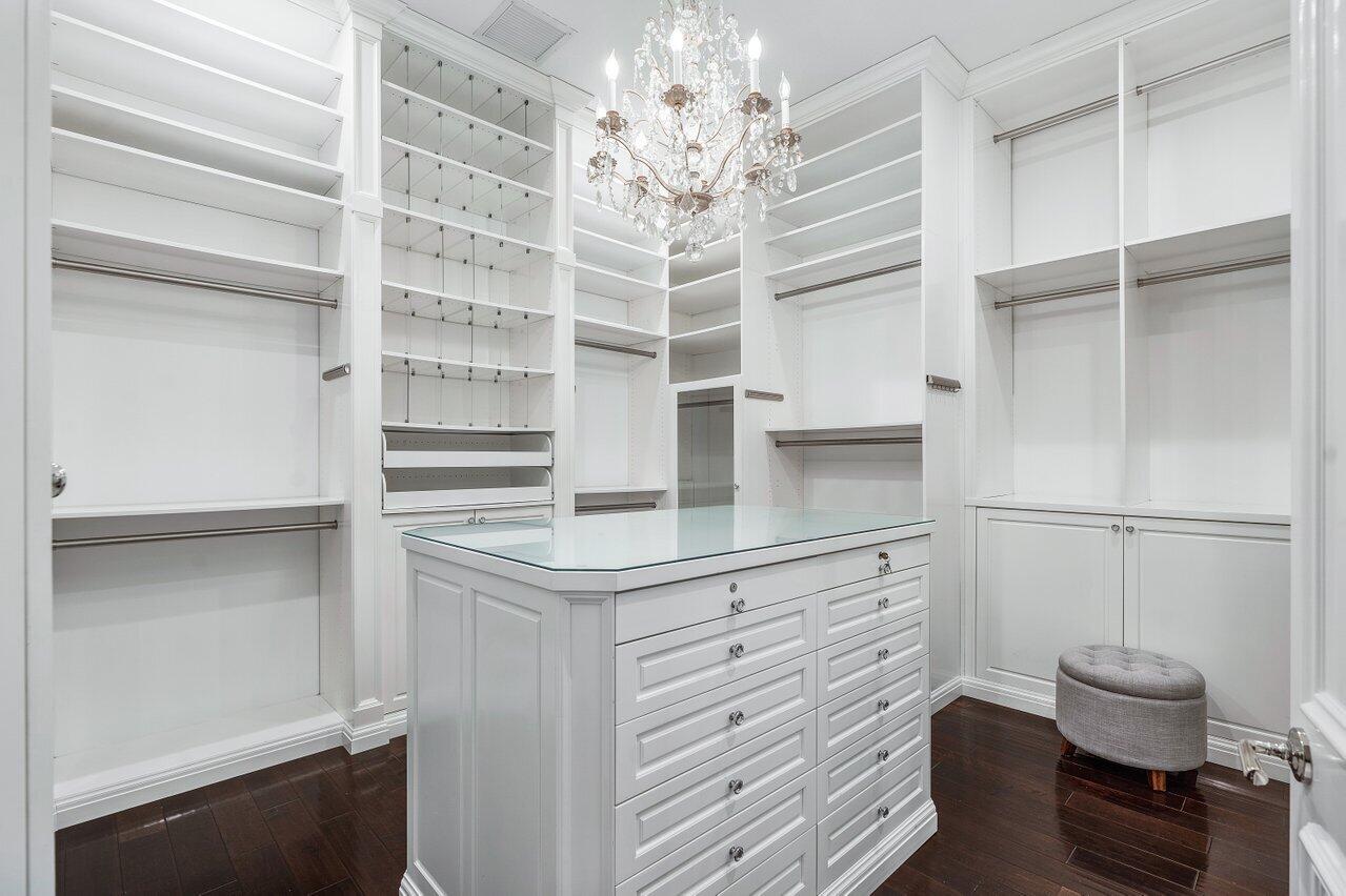 WINDSOR BAY - Residential