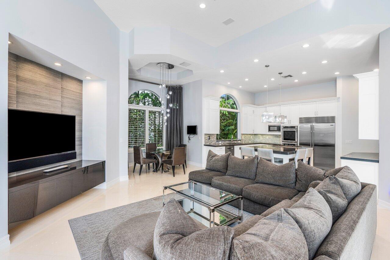 WINDSOR BAY - Residential