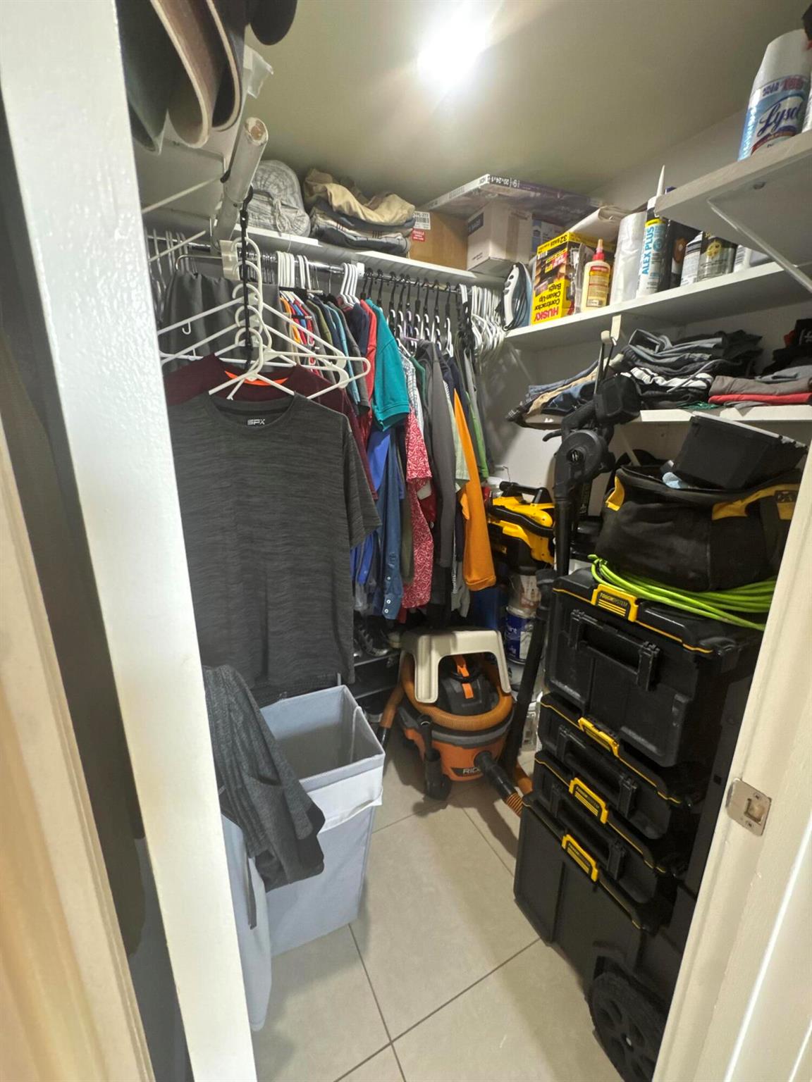 SHERWOOD VILLAGE COND DEC - Residential