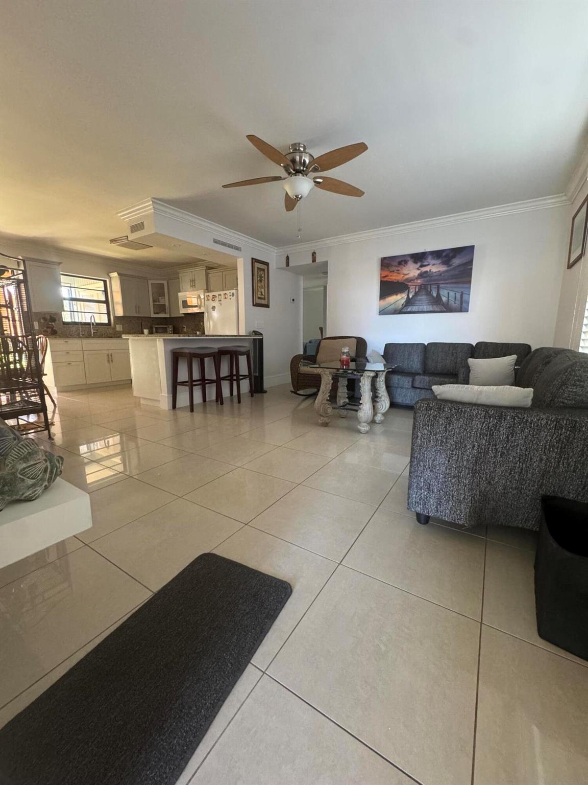 SHERWOOD VILLAGE COND DEC - Residential