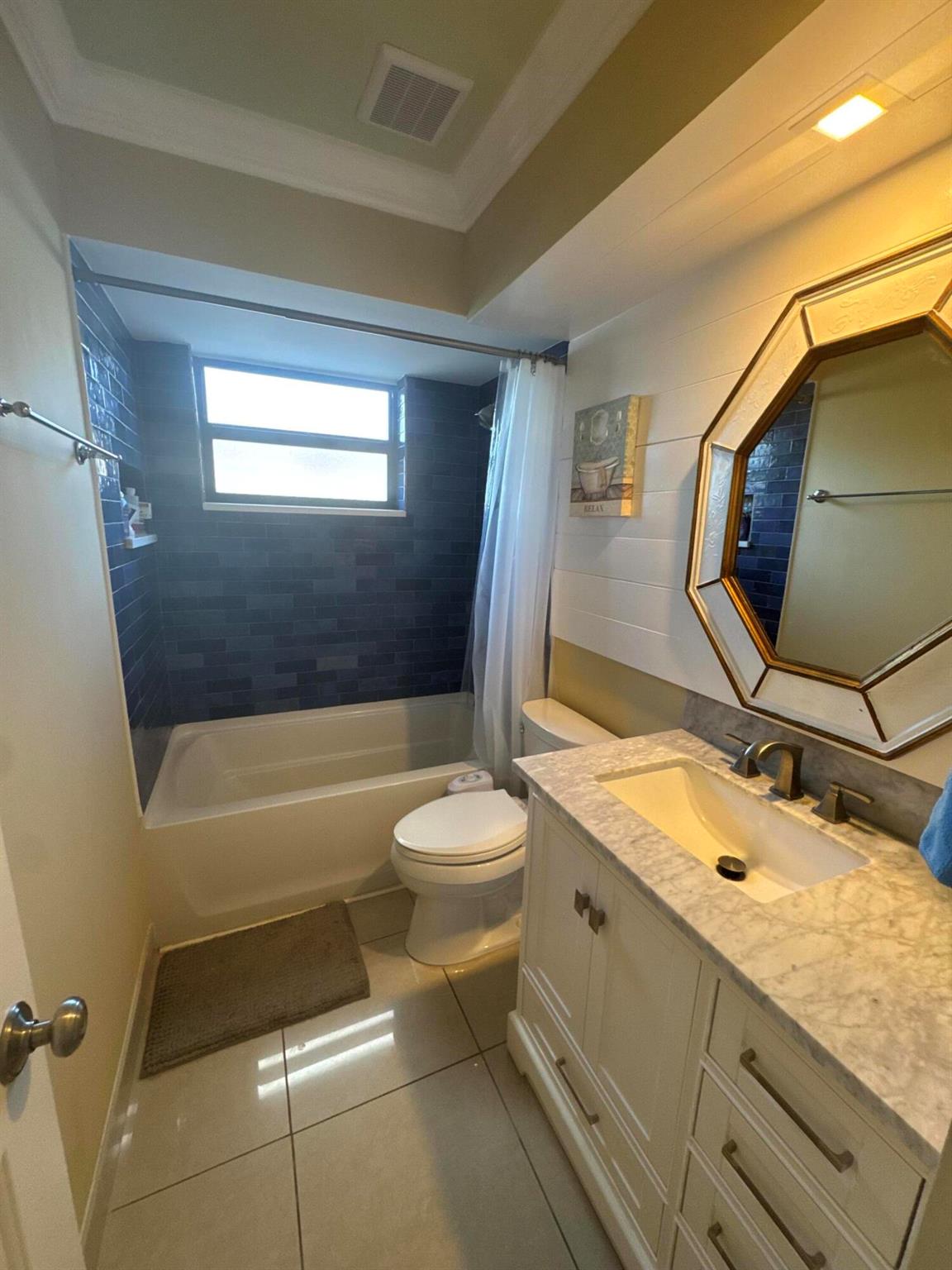 SHERWOOD VILLAGE COND DEC - Residential