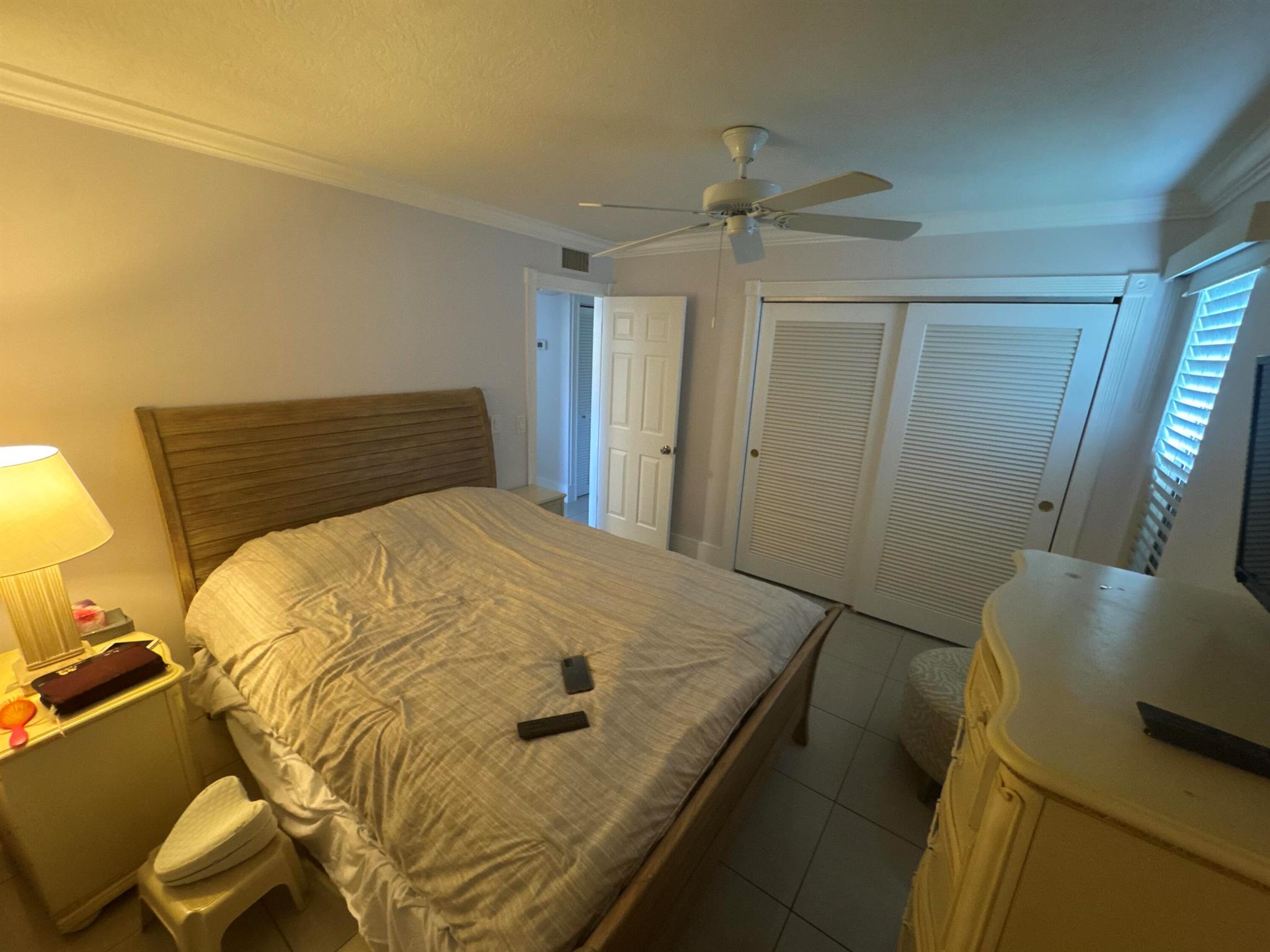 SHERWOOD VILLAGE COND DEC - Residential