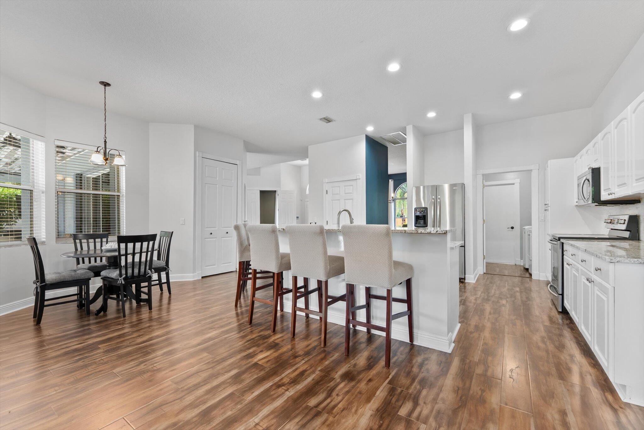 GREENVIEW SHORES 2 OF WEL - Residential