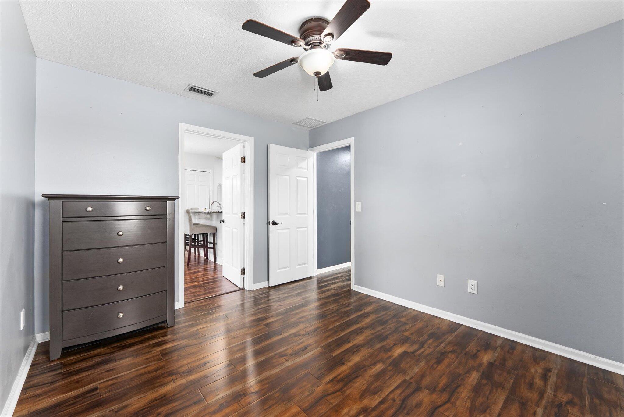 GREENVIEW SHORES 2 OF WEL - Residential