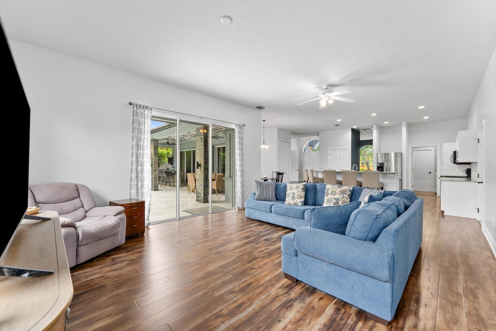 GREENVIEW SHORES 2 OF WEL - Residential
