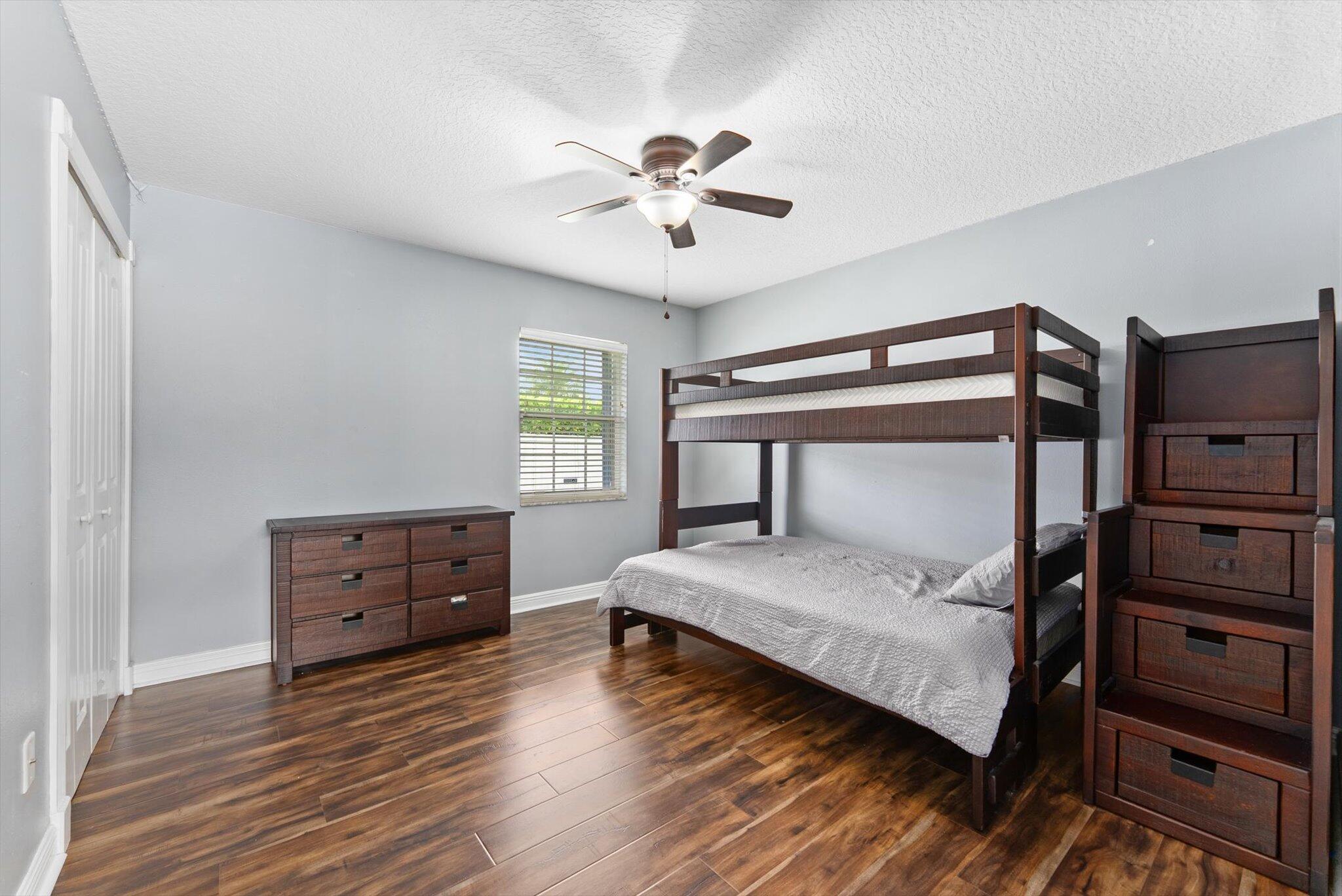 GREENVIEW SHORES 2 OF WEL - Residential