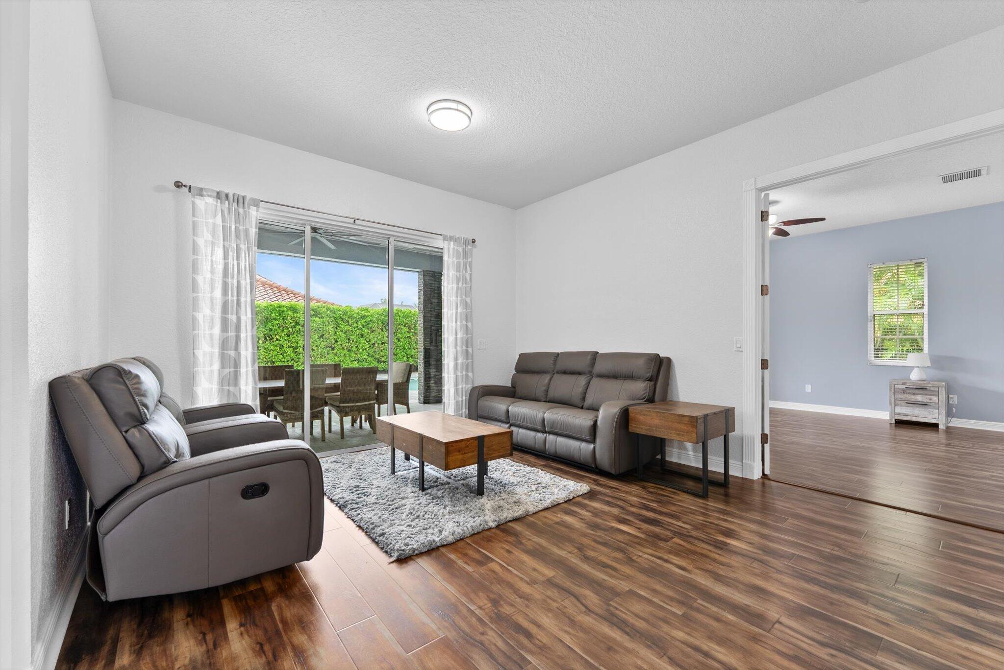 GREENVIEW SHORES 2 OF WEL - Residential
