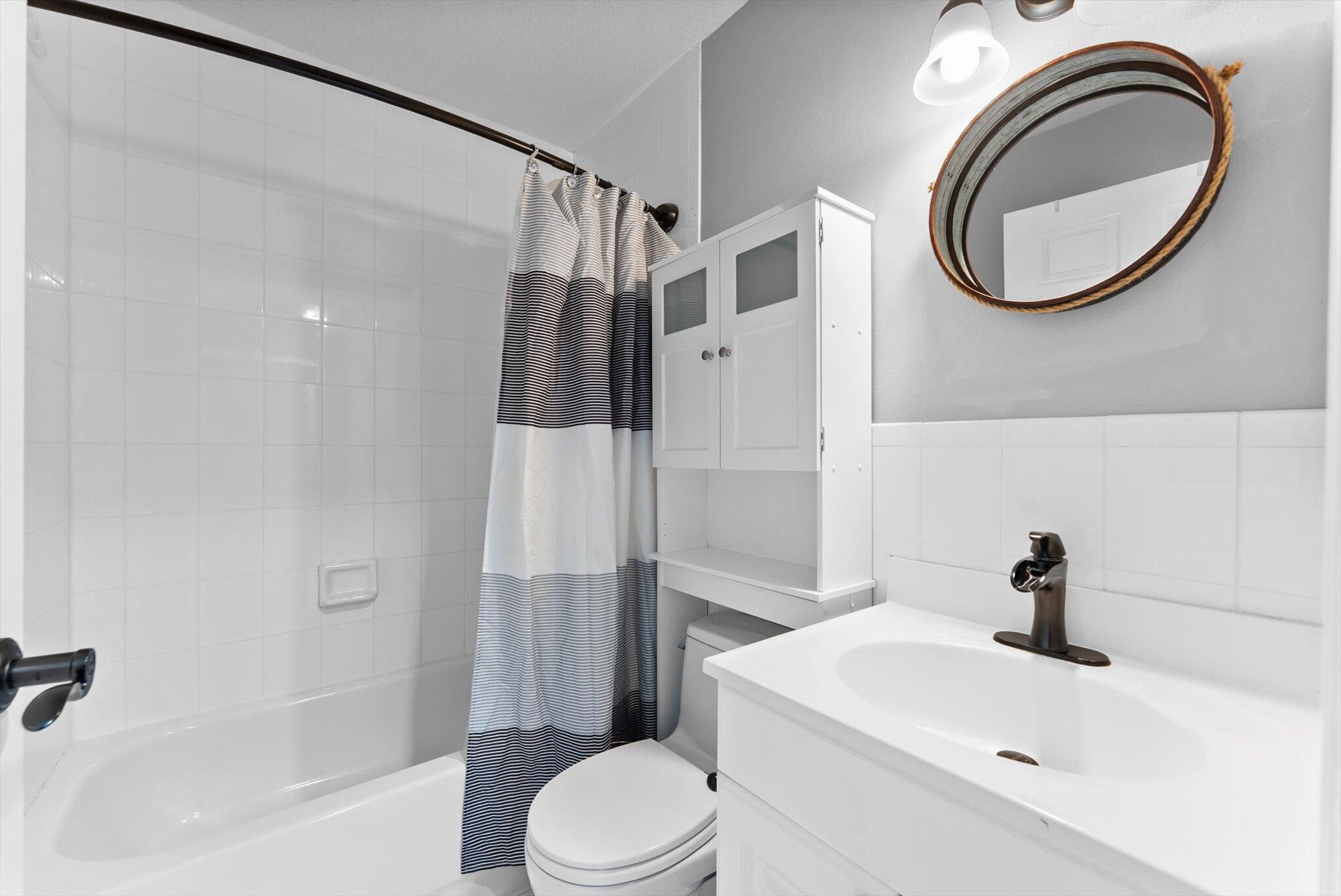 GREENVIEW SHORES 2 OF WEL - Residential