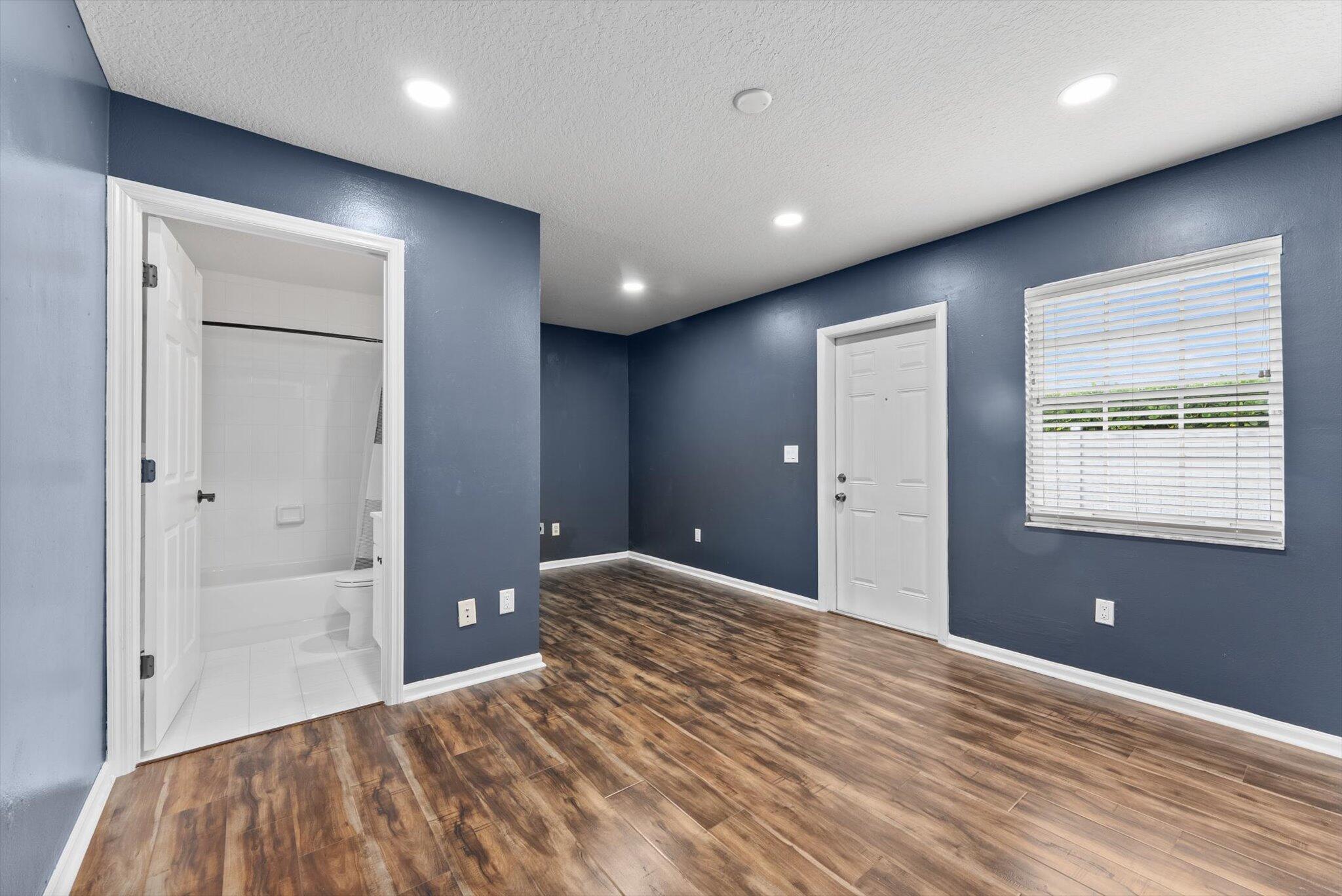 GREENVIEW SHORES 2 OF WEL - Residential