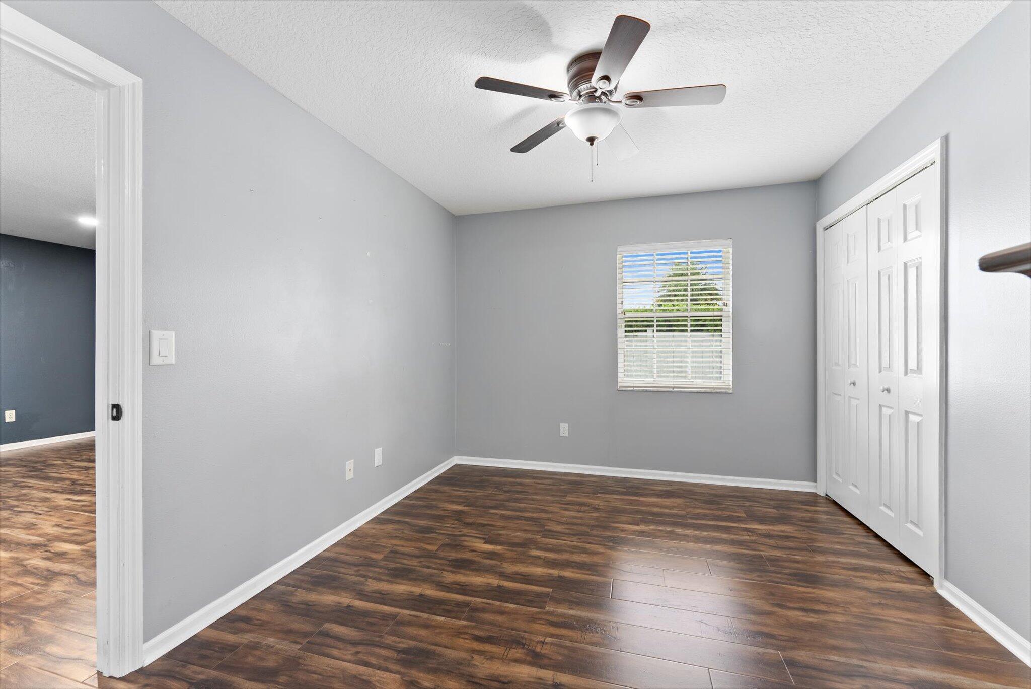 GREENVIEW SHORES 2 OF WEL - Residential