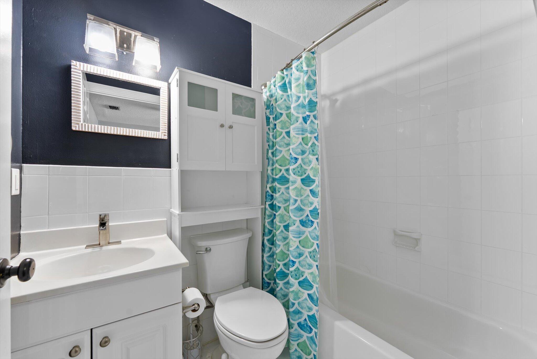 GREENVIEW SHORES 2 OF WEL - Residential