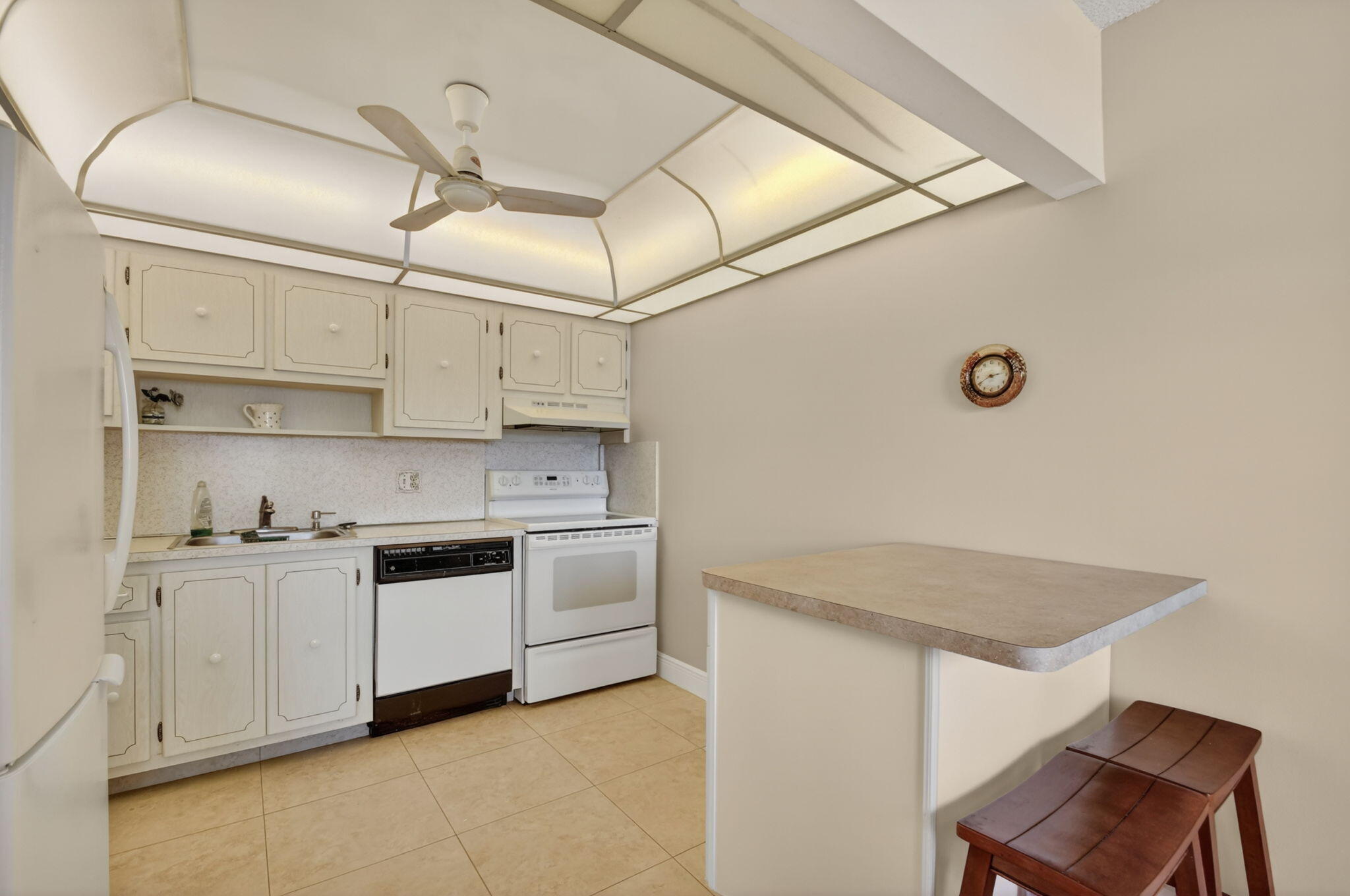 WELLINGTON CONDOS - Residential