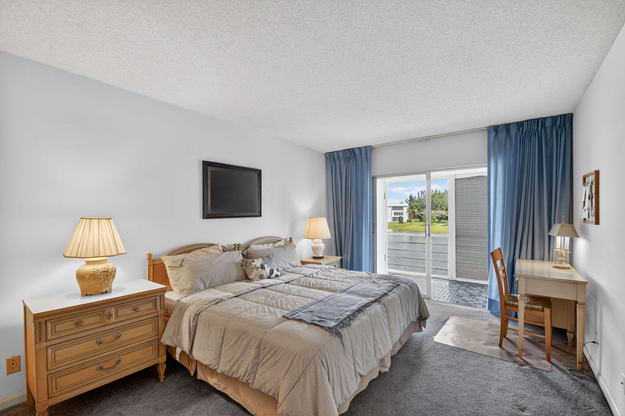 WELLINGTON CONDOS - Residential