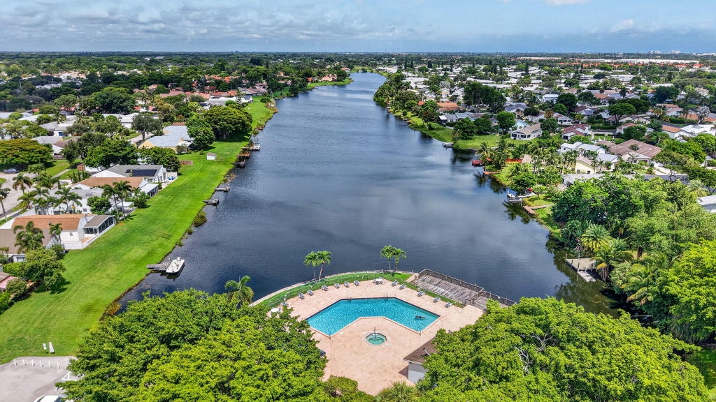 Photo of 905 NW 21ST Way, Delray Beach, FL 33445 (MLS # B26075282)