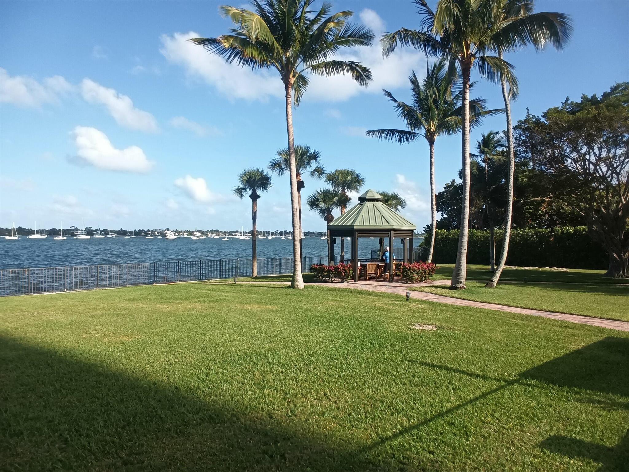 Waterfront highrise 145 u - Residential