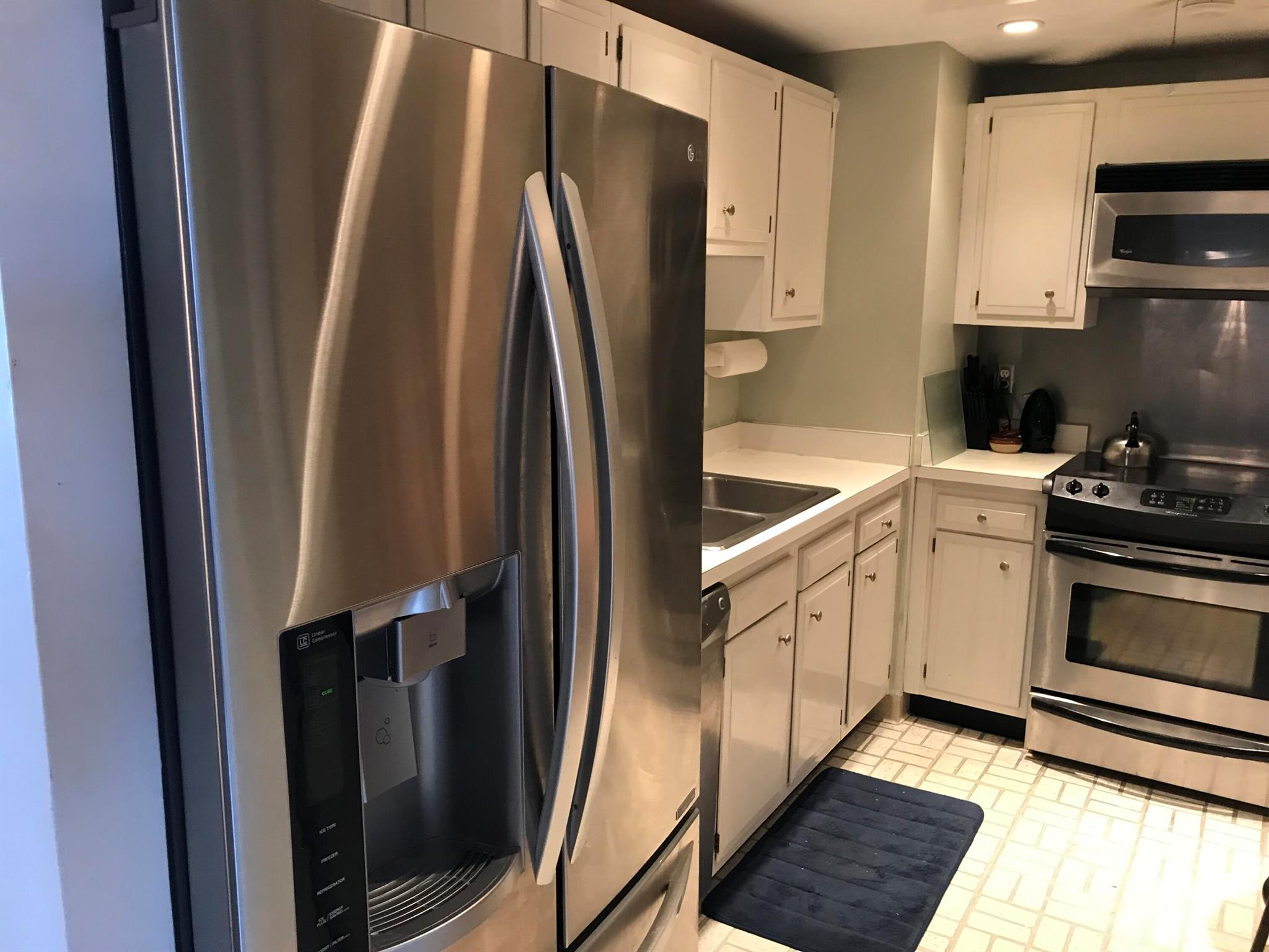 Waterfront highrise 145 u - Residential