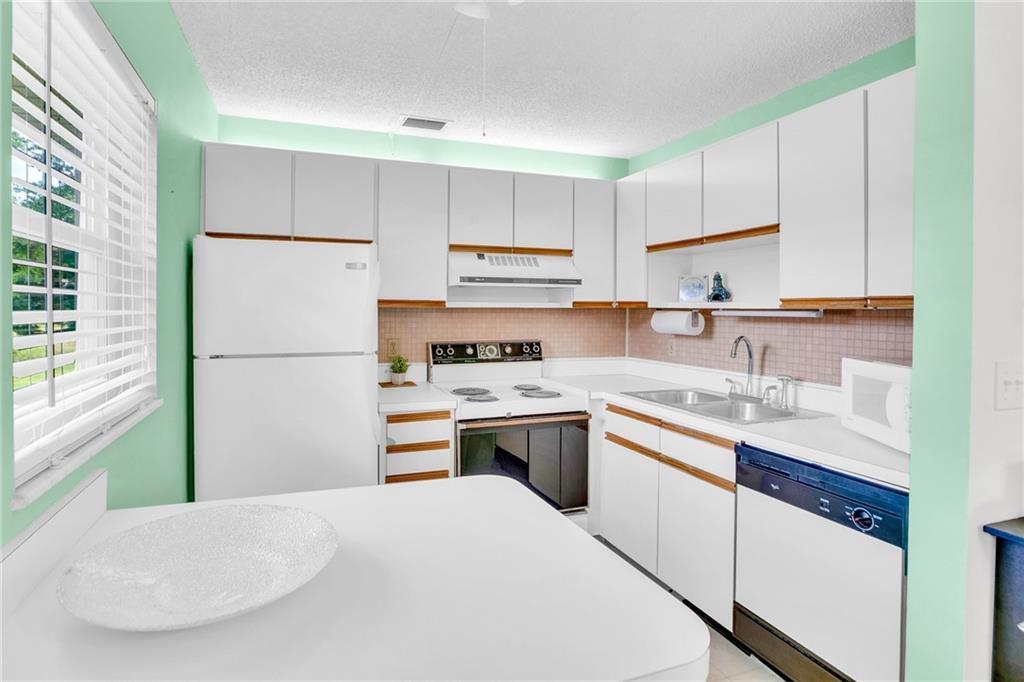 VISTA ROYALE PHASE IV BLDGS 83-111 - Residential