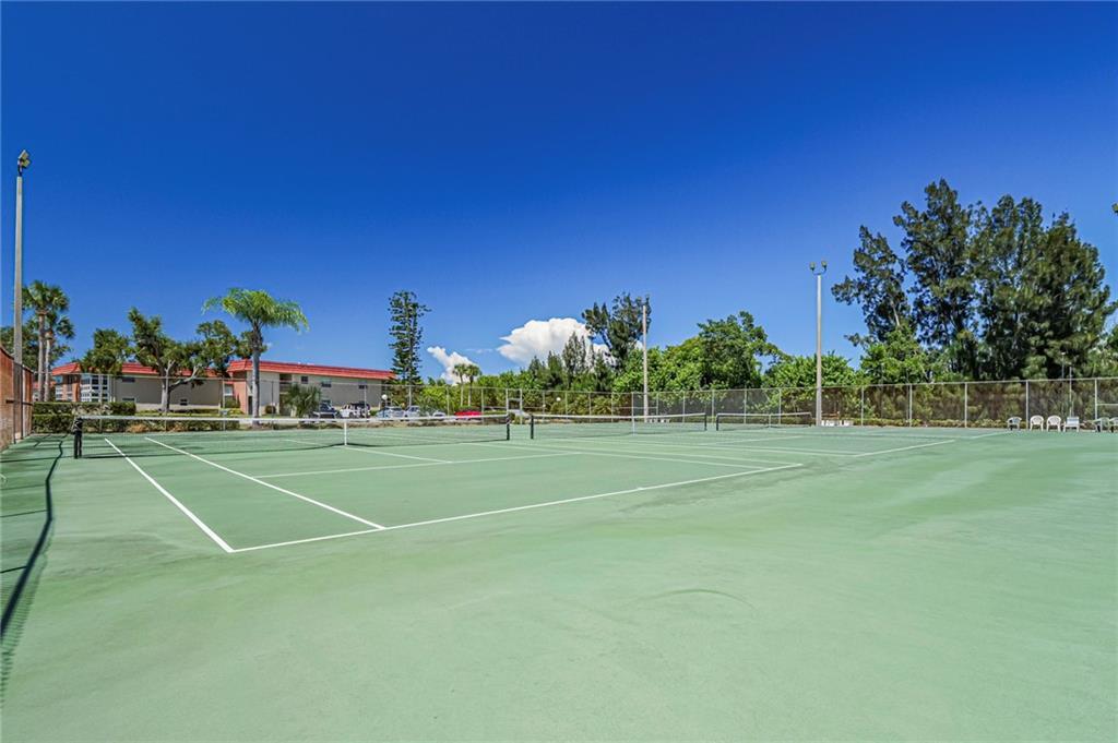 VISTA ROYALE PHASE IV BLDGS 83-111 - Residential
