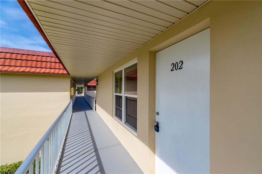 VISTA ROYALE PHASE IV BLDGS 83-111 - Residential