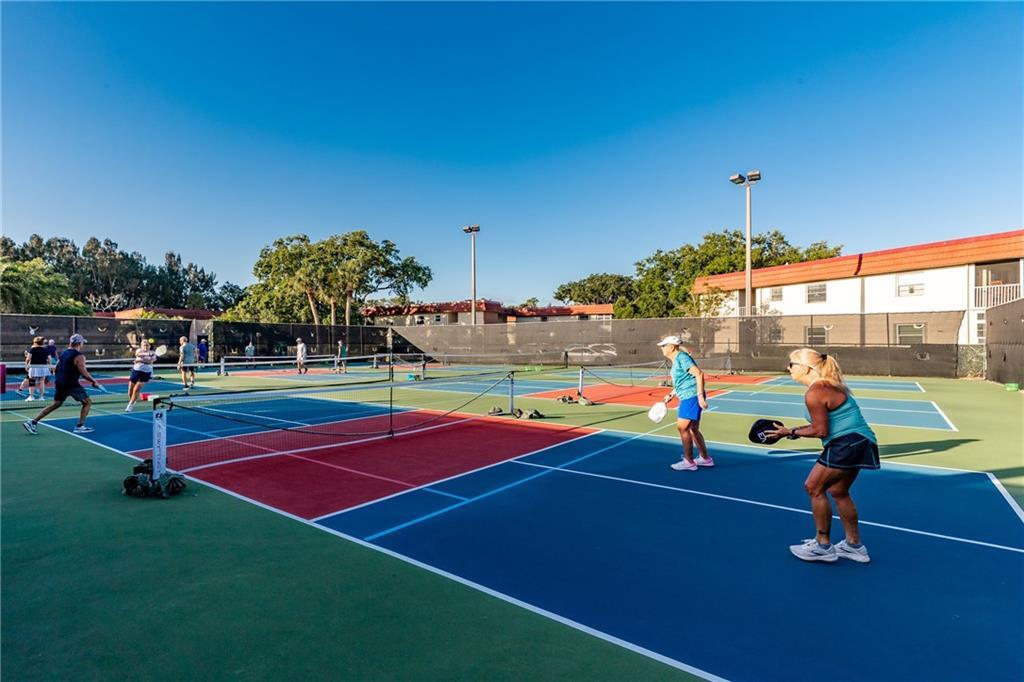 VISTA ROYALE PHASE IV BLDGS 83-111 - Residential