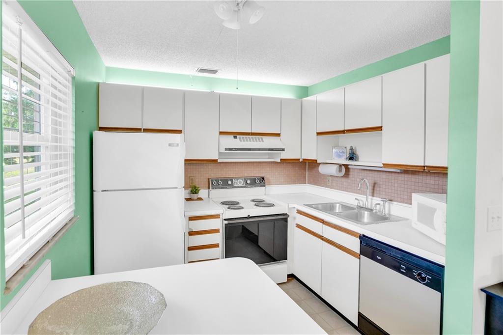 VISTA ROYALE PHASE IV BLDGS 83-111 - Residential