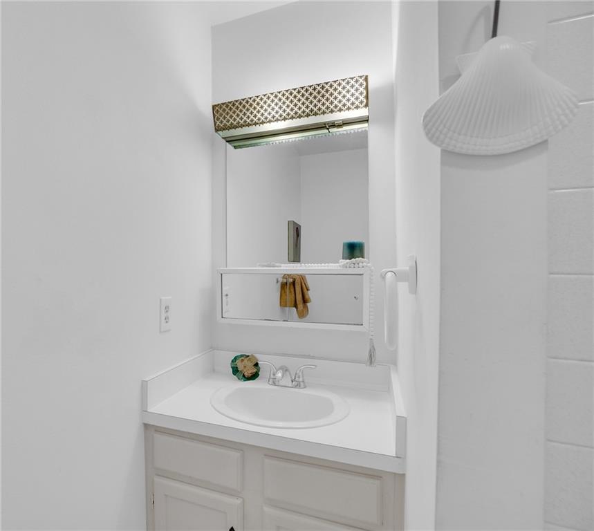 VISTA ROYALE PHASE IV BLDGS 83-111 - Residential