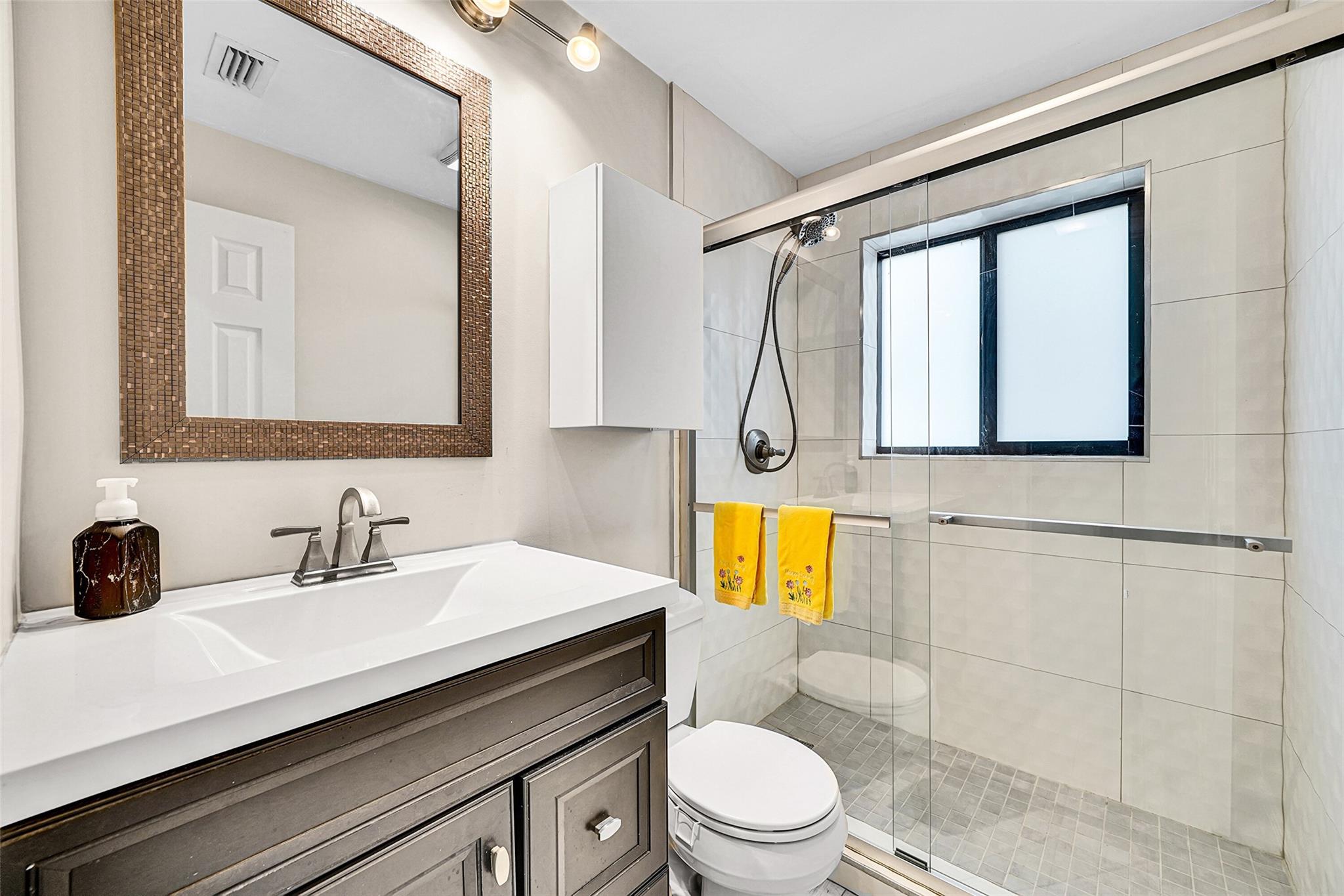 3319 Oak Dr 3319