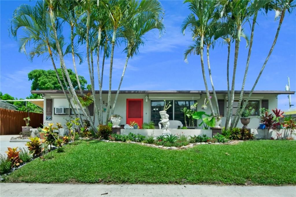 Photo of 9134 Reed Dr Dr, Palm Beach Gardens, FL 33410 (MLS # F10338919)