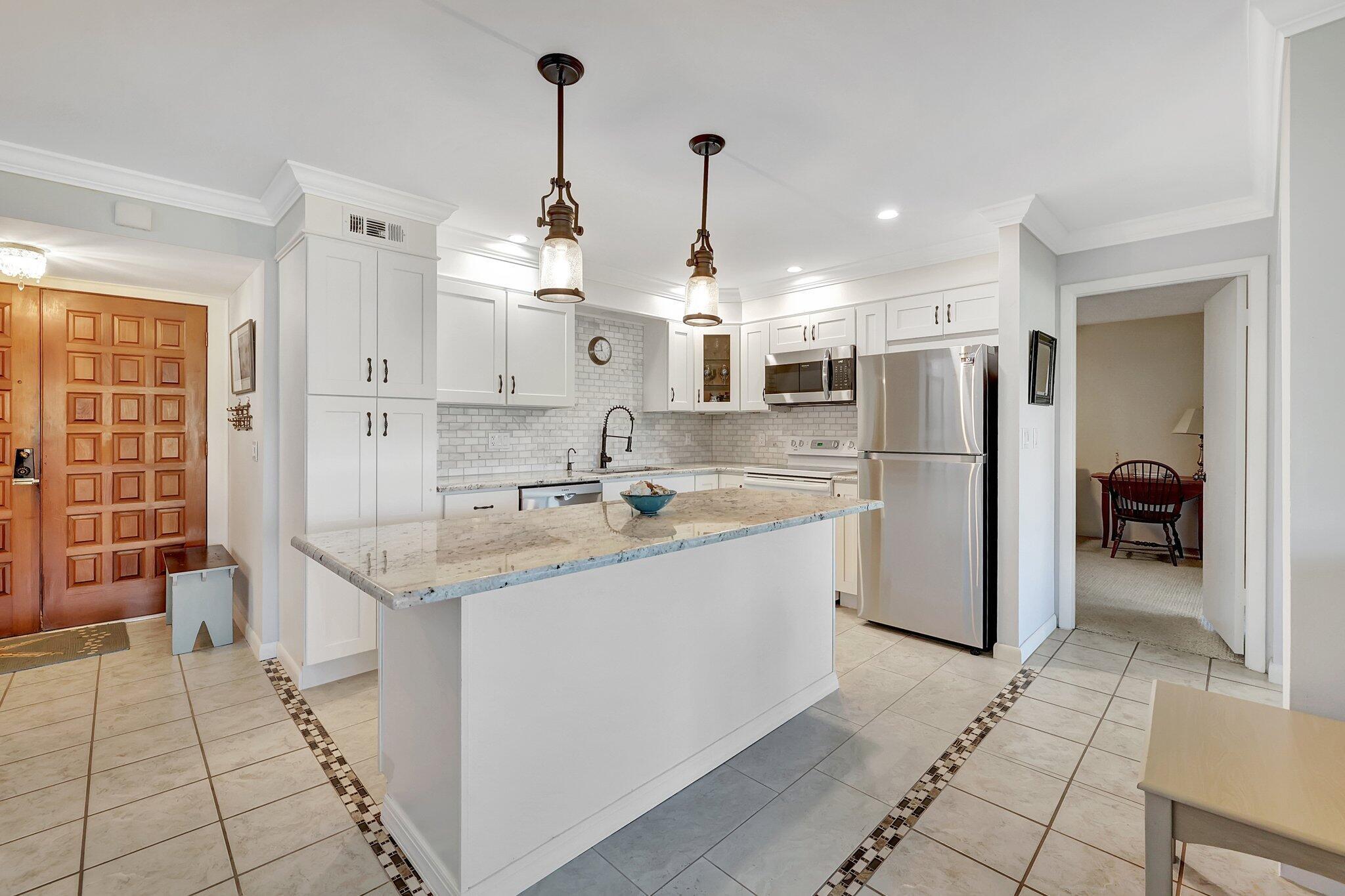 1800 SE Saint Lucie Boulevard 2-204